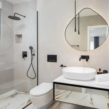 Luxury With Swimming Pool And Sauna * טרוגיר