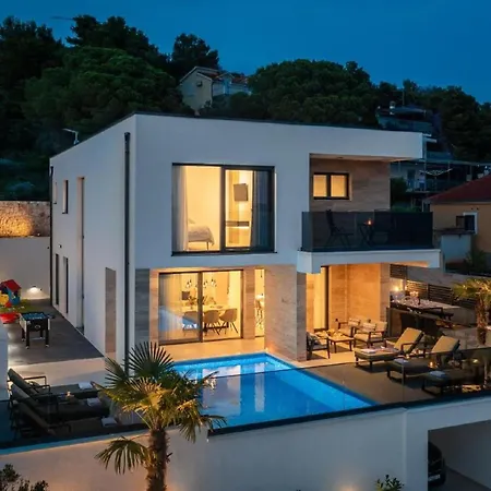 别墅 Luxury With Swimming Pool And Sauna 特罗吉尔