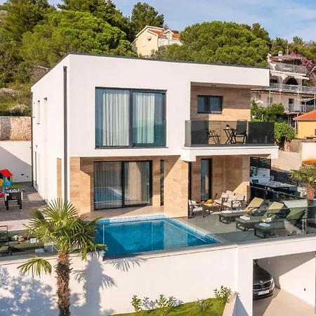 Luxury With Swimming Pool And Sauna * Trogir