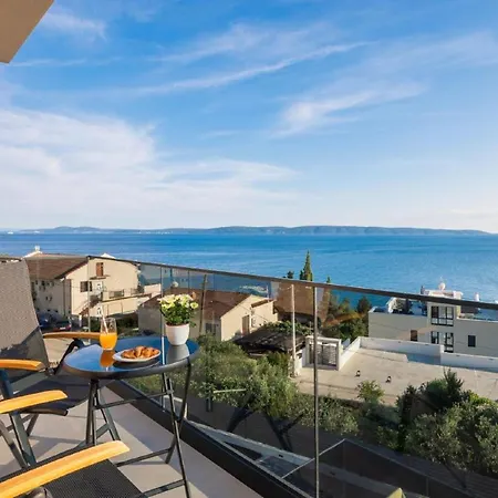 וילה Luxury With Swimming Pool And Sauna טרוגיר