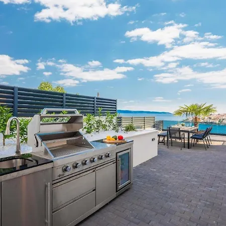 Luxury With Swimming Pool And Sauna וילה